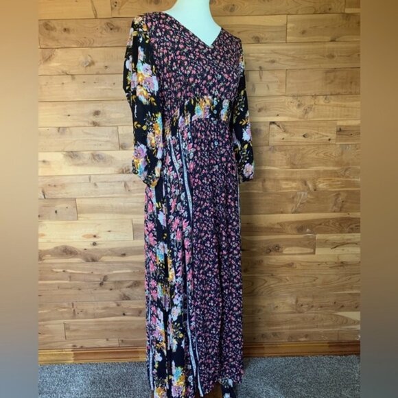 Boutique ODDY NWT Floral Boho Festival Patchwork Shark Hem Dress Size Large - Picture 1 of 6